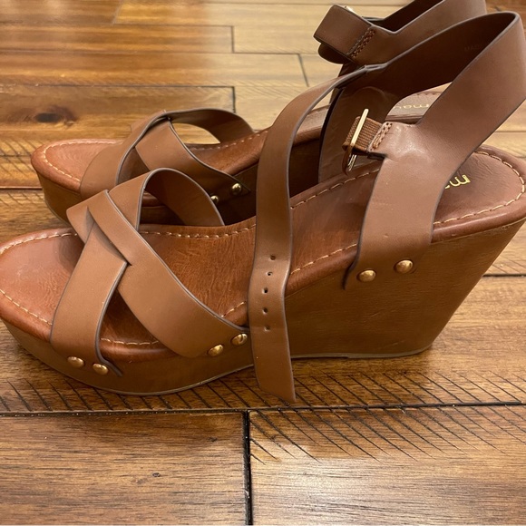 Maurices Brown Wedge Ankle Strap Heel Shoe Size 10 - Picture 4 of 6